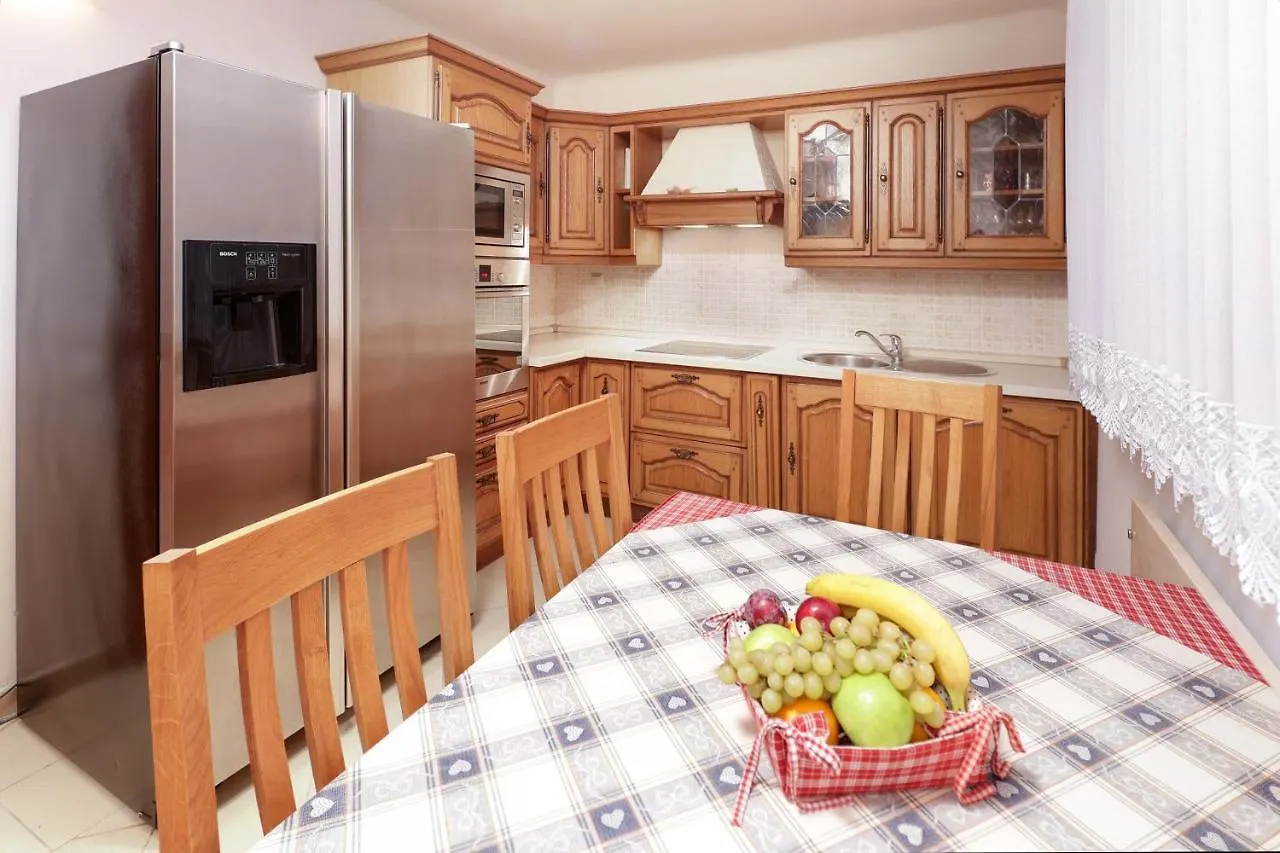 Apartment Dante Alighieri أوباتيا